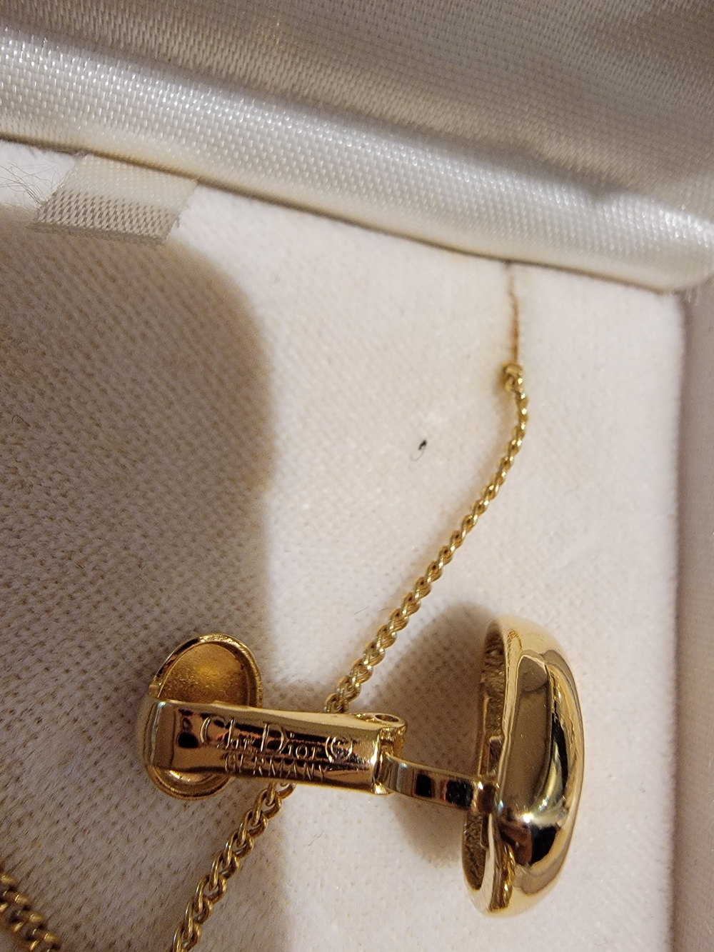 Christian Dior Gold Heart Necklace and Earrings Set - Picture 8 of 9